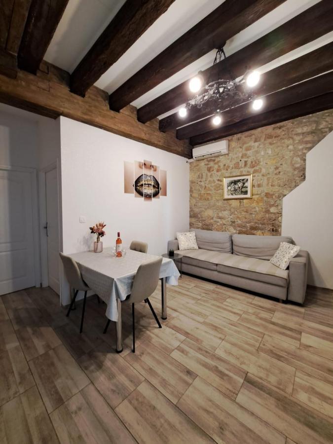 Apartman Zrinka イェセニツェ エクステリア 写真